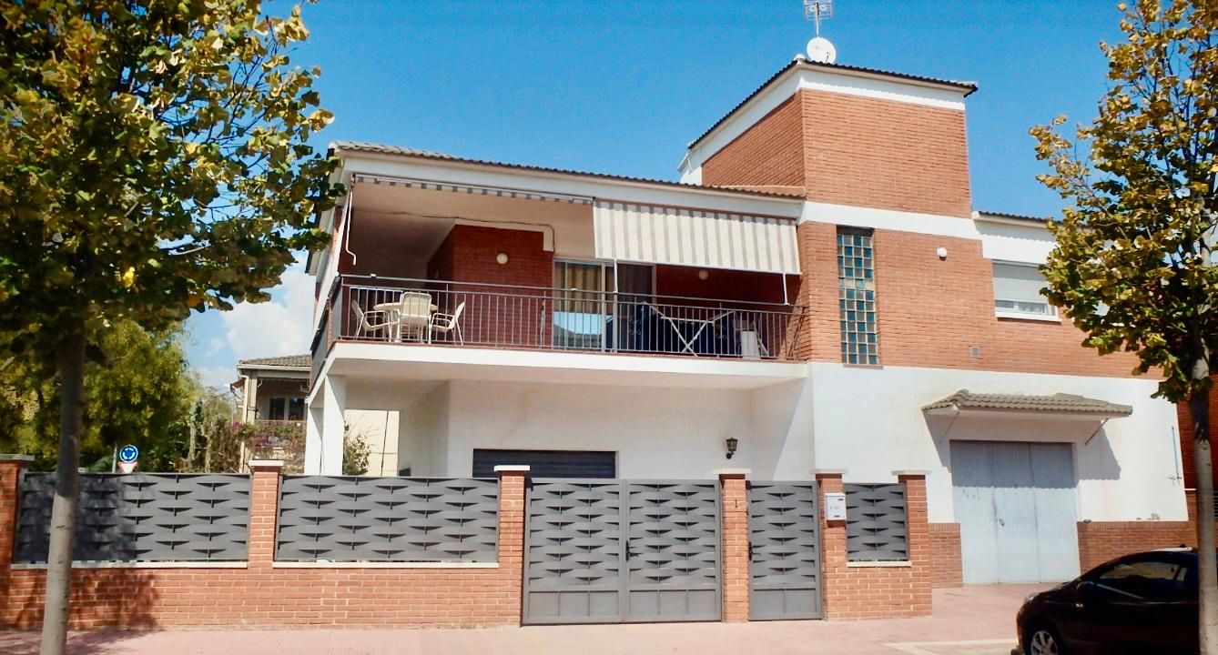 Exterior view of House or chalet for sale in Cambrils  with Air Conditioner, Private garden and Swimming Pool