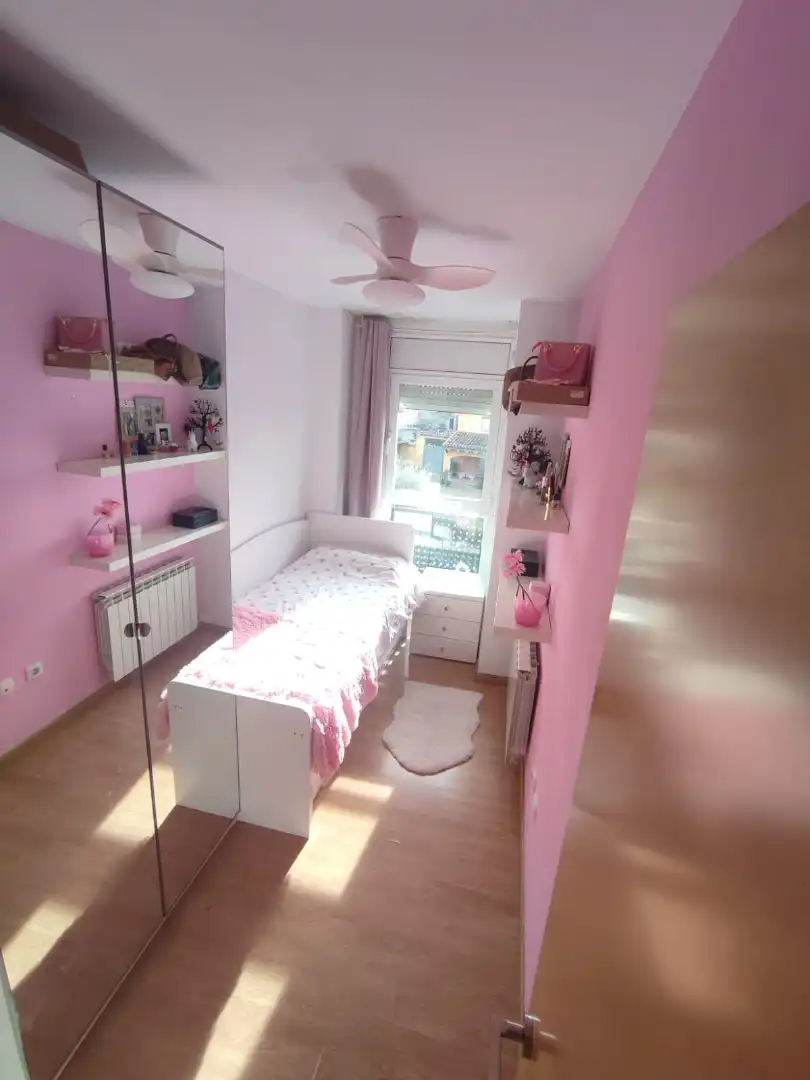 Habitación de Casa adosada en venta en Balaguer con Aire acondicionado, Calefacción y Jardín privado