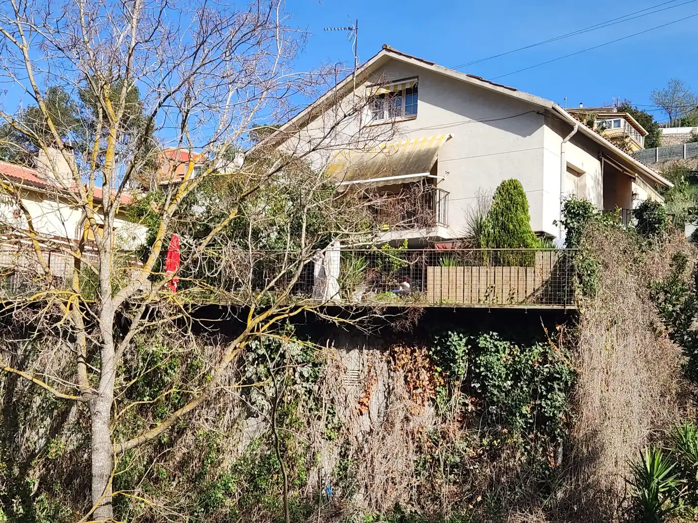 Vista exterior de Casa o xalet en venda en Vallirana amb Jardí privat, Terrassa i Piscina