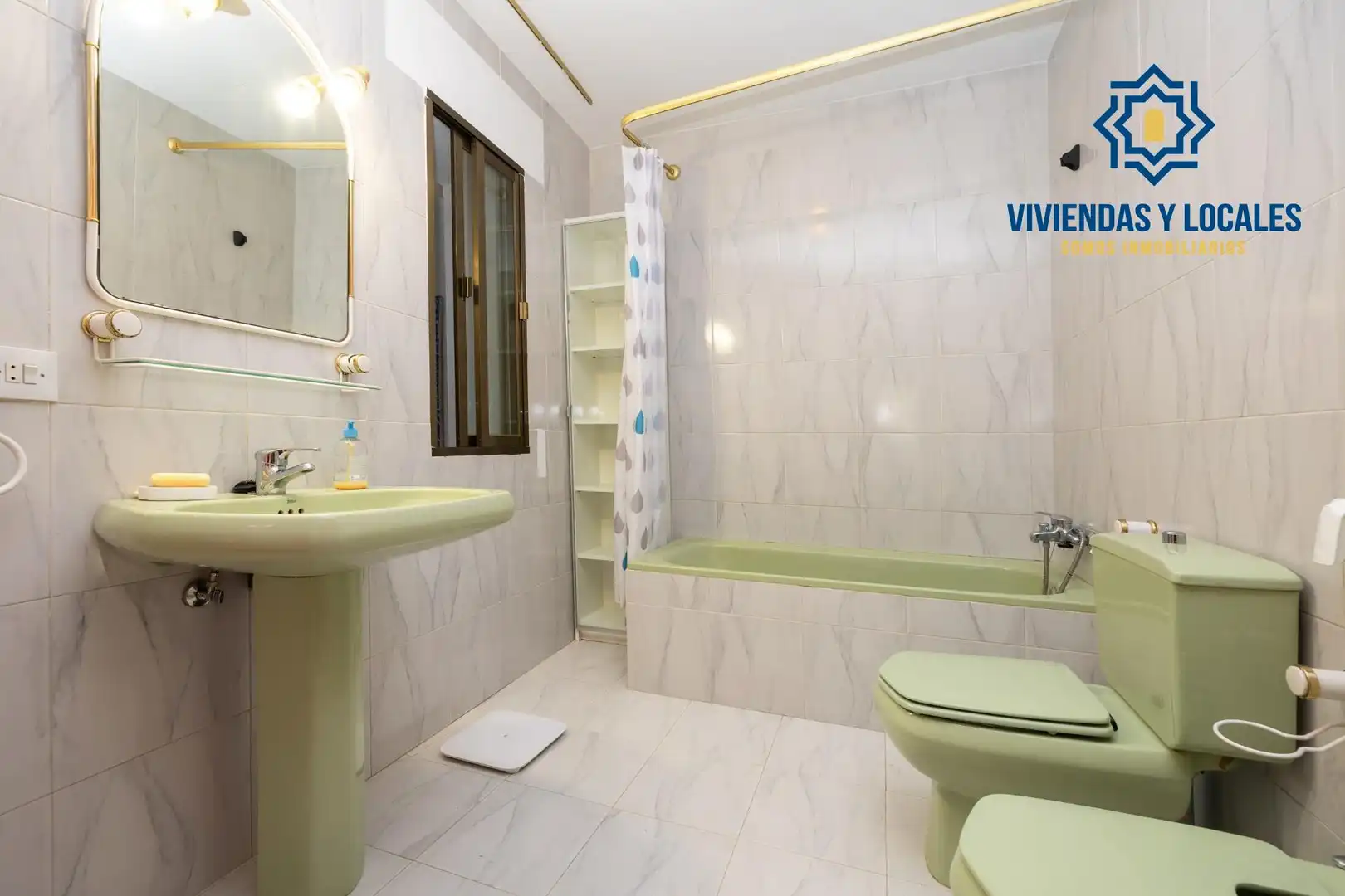 Chalet con piscina en venta en Calle Lindaraja, imagen 27