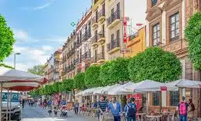 Außenansicht von Gebäude zum Verkauf in Sevilla