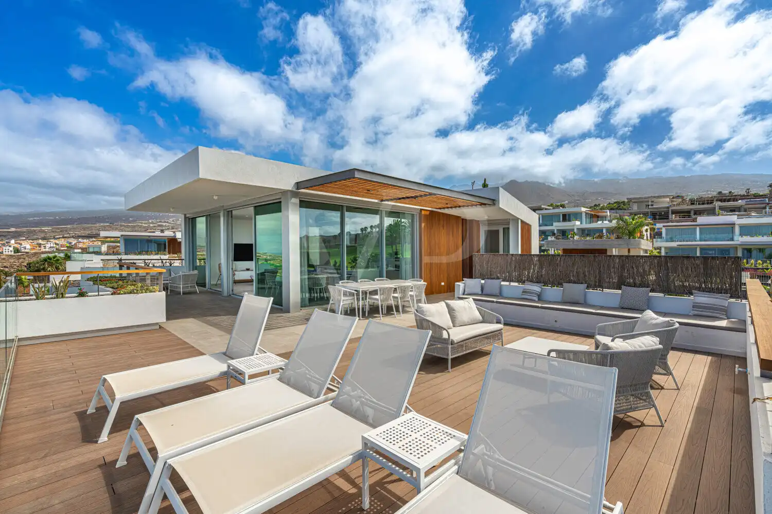 Terrasse von Dachboden zum Verkauf in Guía de Isora mit Klimaanlage, Terrasse und Balkon