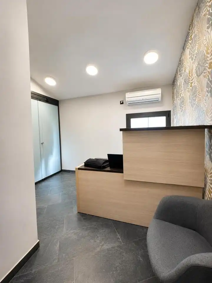 Office for rent in Segovia  with Air Conditioner