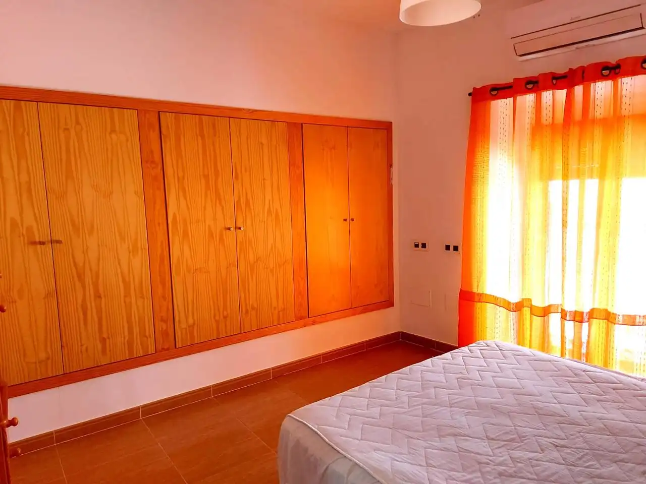 Schlafzimmer von Einfamilien-Reihenhaus zum Verkauf in Barruecopardo mit Balkon