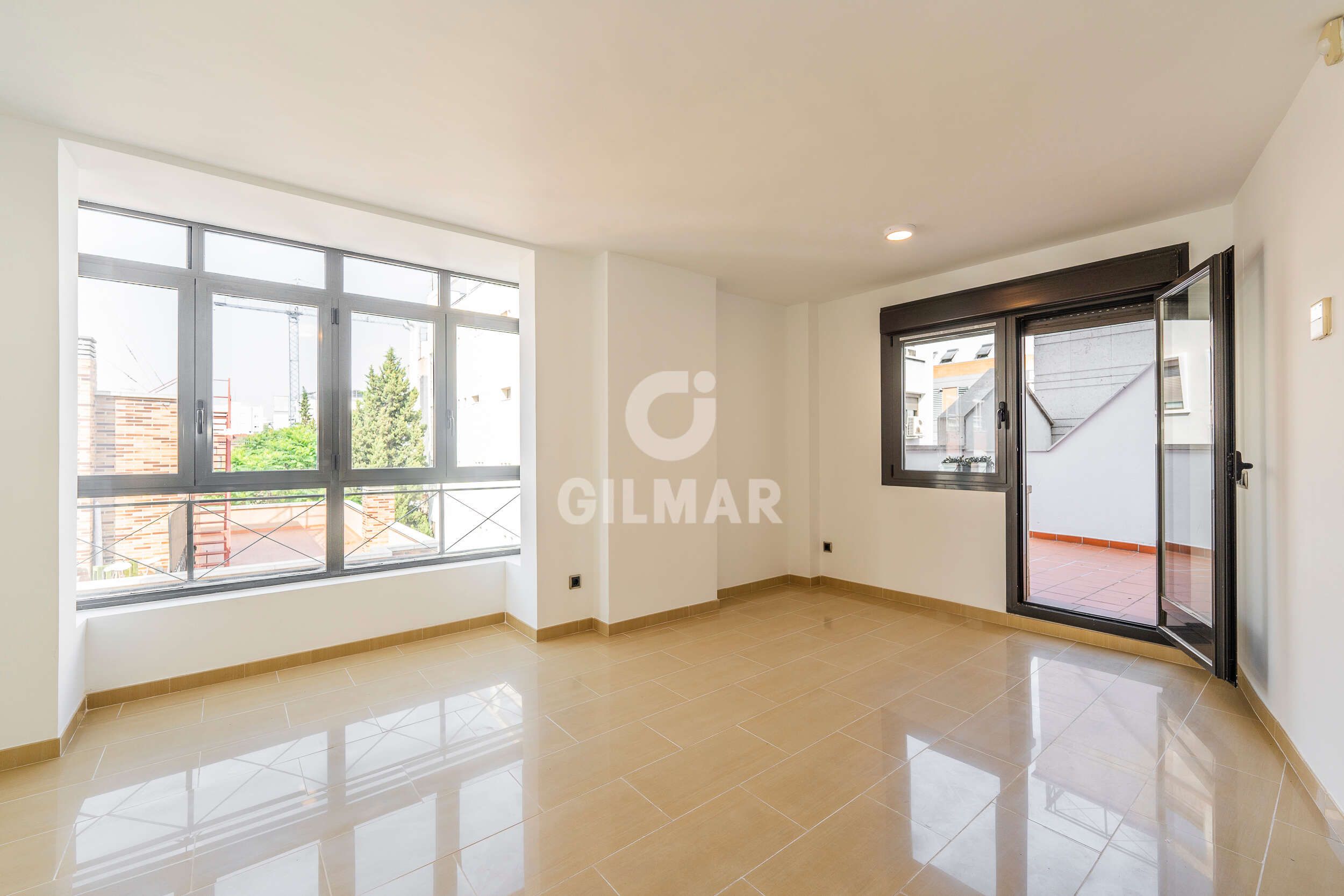 Habitación de Estudio en venta en  Madrid Capital con Calefacción, Trastero y Balcón