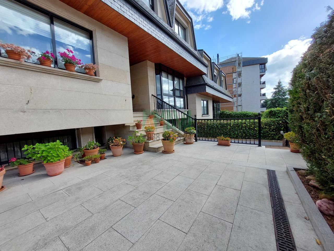 Terrassa de Casa adosada en venda en Ourense Capital  amb Calefacció