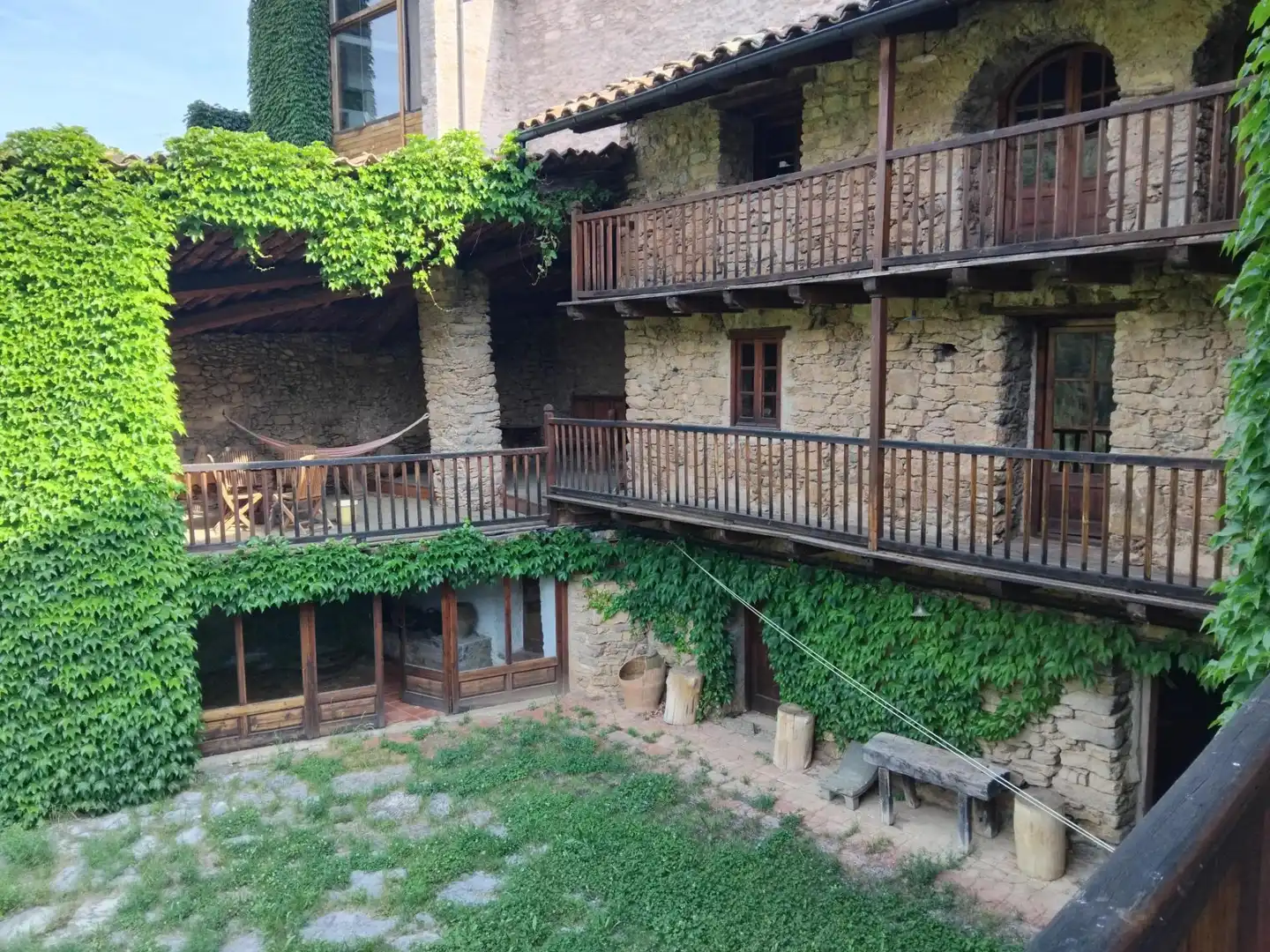 Vista exterior de Finca rústica en venda en Arsèguel amb Calefacció