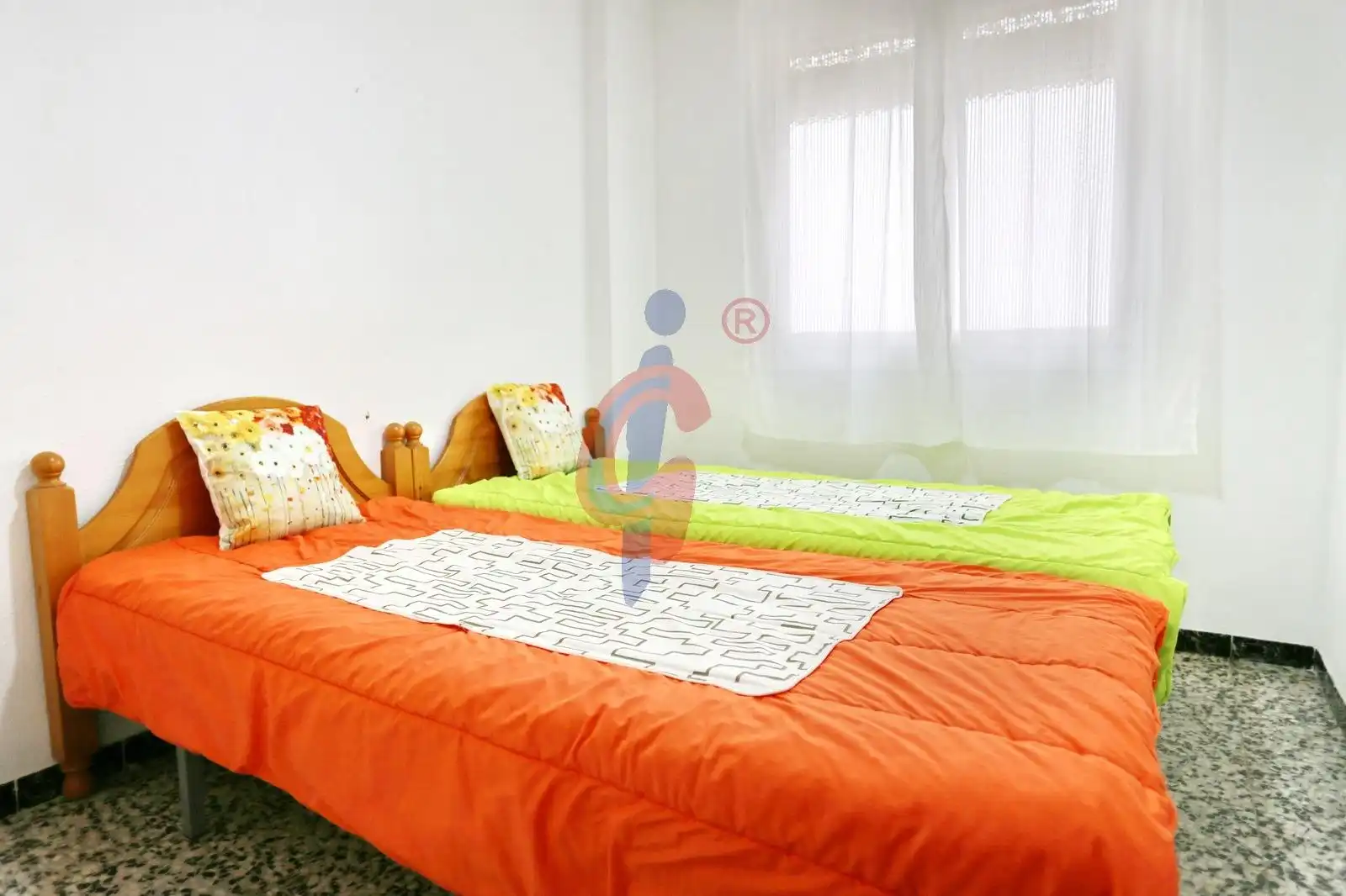 Dormitori de Apartament de lloguer en Guardamar del Segura amb Aire condicionat, Calefacció i Moblat