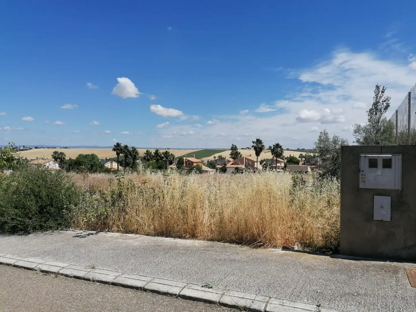 Terreny residencial en venda a La Carlota