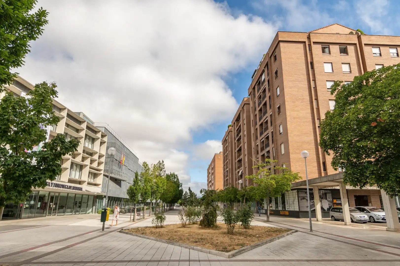 Flat with terrace for sale in Calle de Benjamín de Tudela