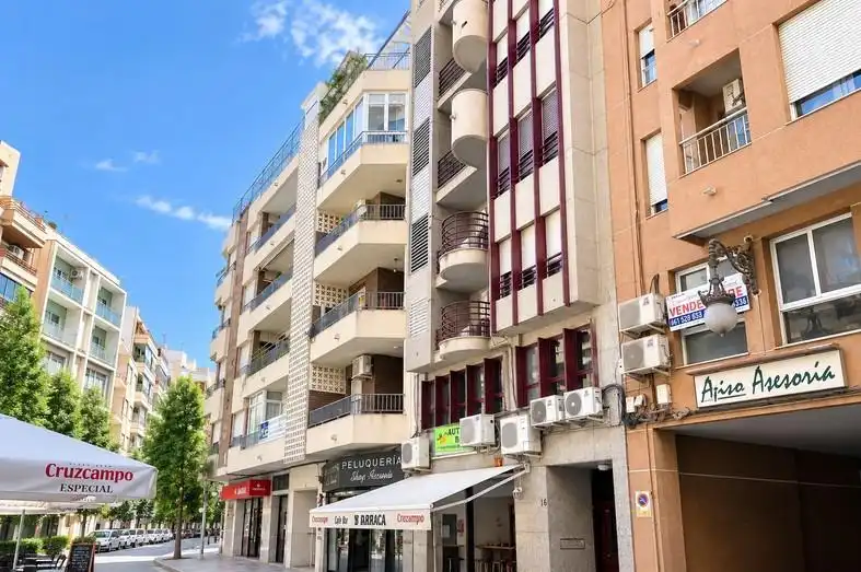 Gewerbefläche zum Verkauf in Calle de Campoamor, imagen 5