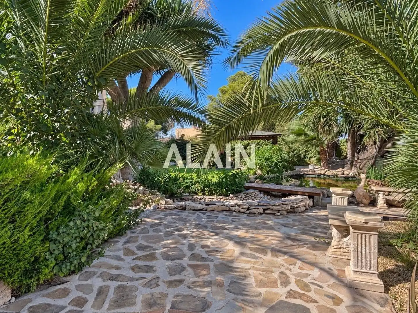 House with garden for sale in Garbinet - Vistahermosa, imagen 8
