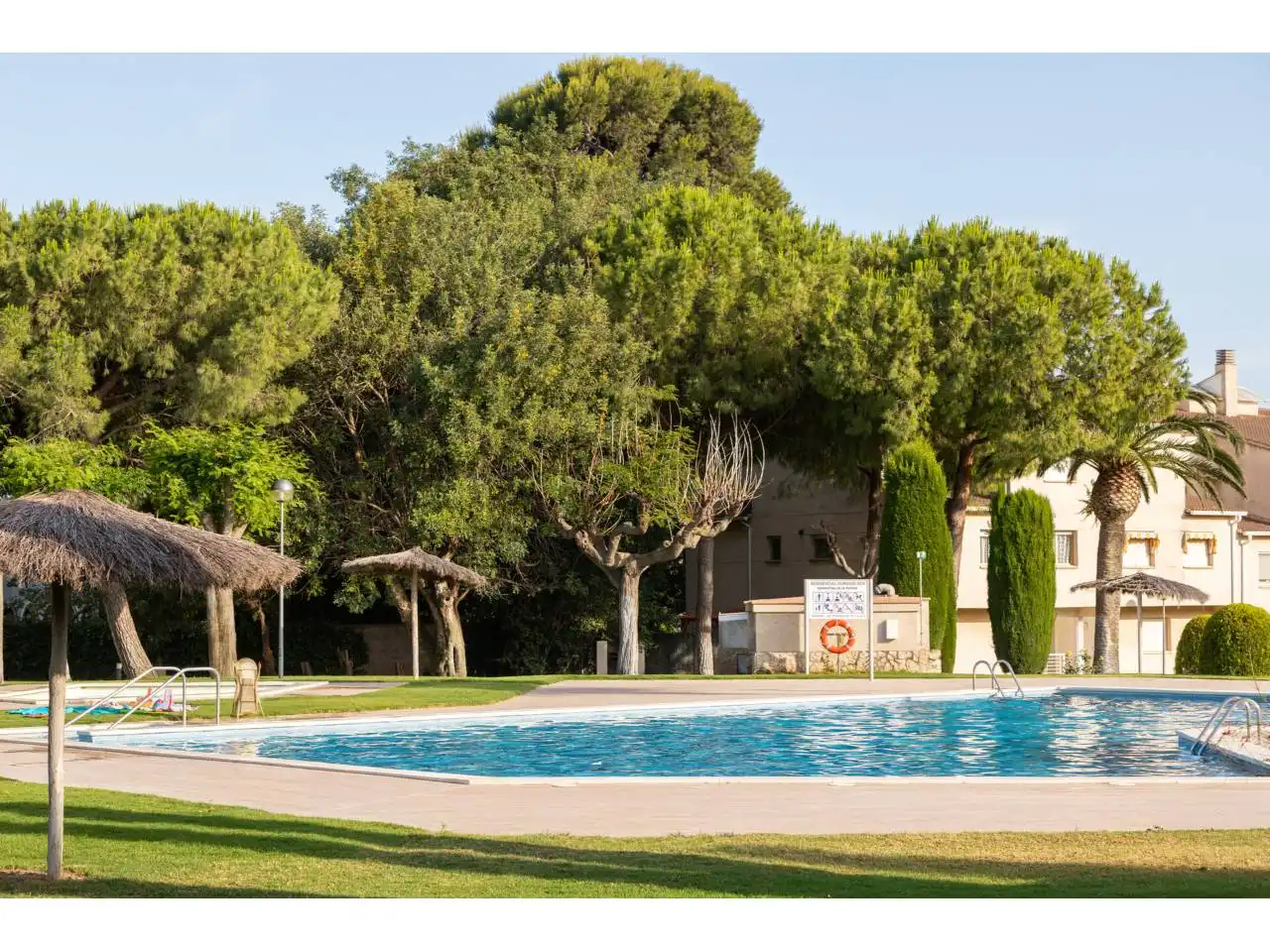 Swimming pool of Flat for sale in Cambrils  with Air Conditioner, Terrace and Furnished