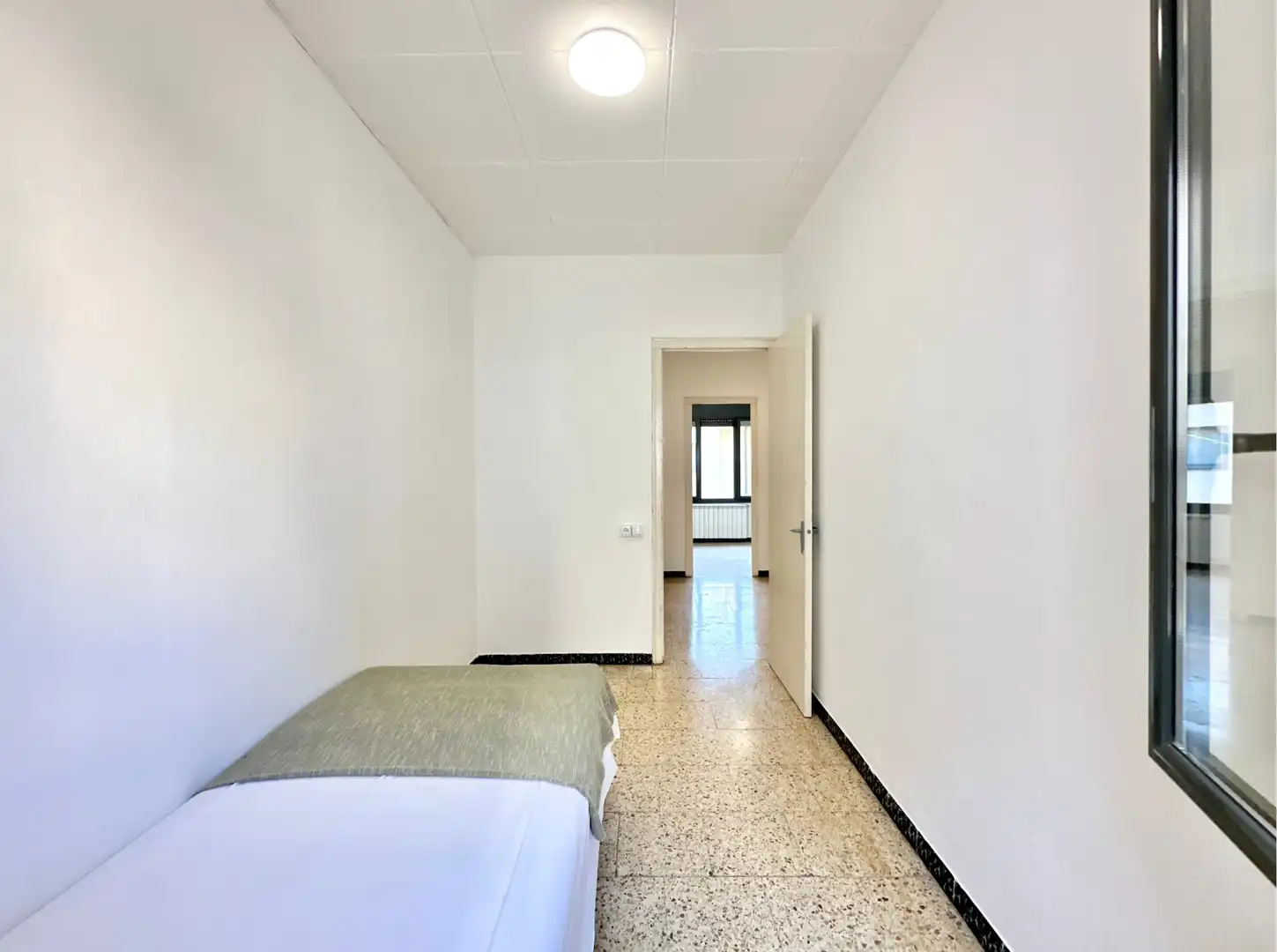 Habitación de Casa adosada en venta en Manlleu con Aire acondicionado, Jardín privado y Terraza