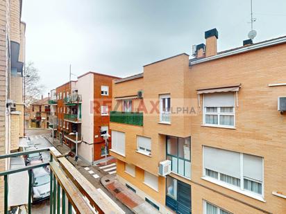 Exterior view of Flat for sale in Pinto  with Air Conditioner and Terrace