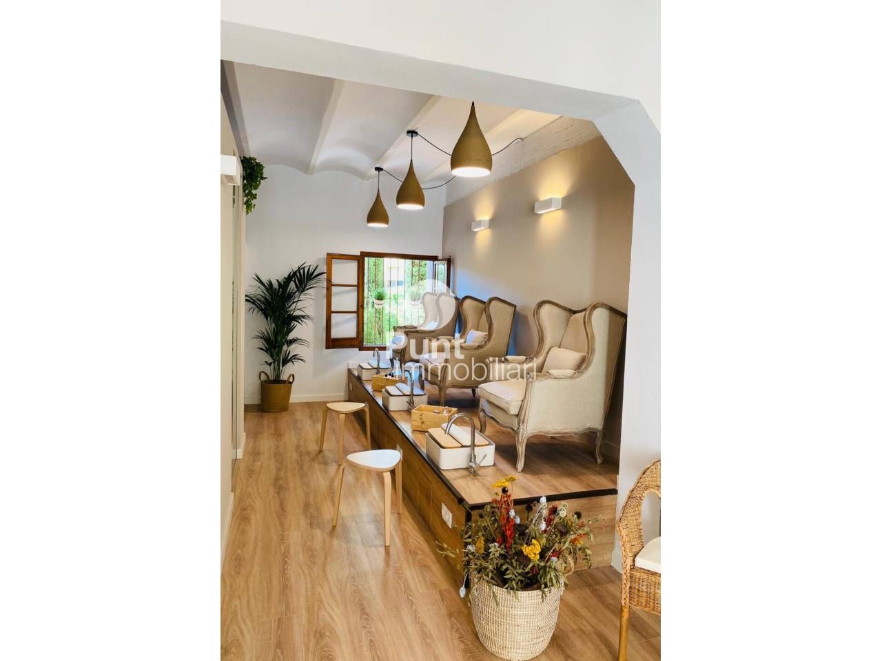 Vista exterior de Local de lloguer en Premià de Dalt amb Aire condicionat