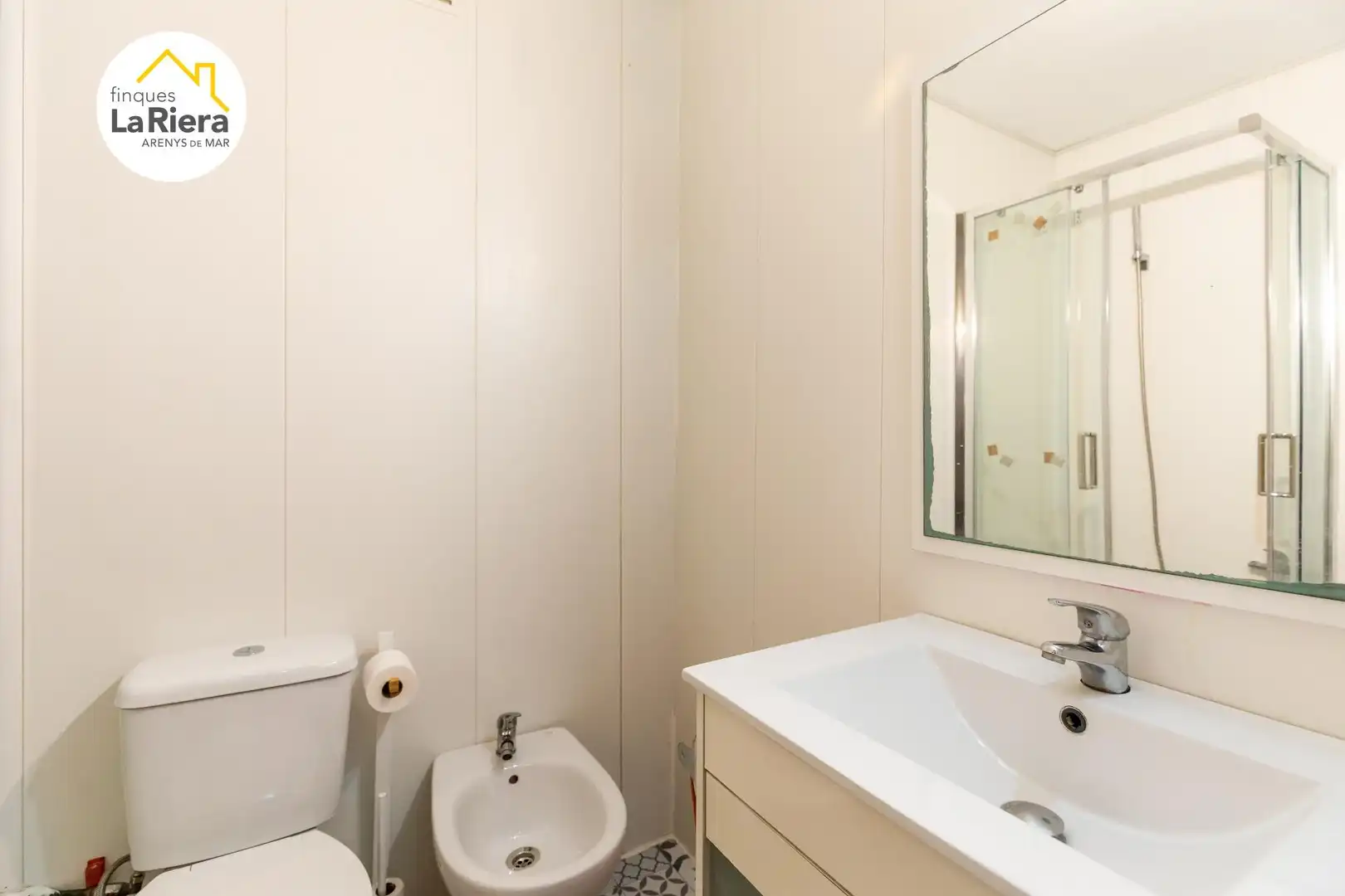 Bathroom of Flat for sale in Arenys de Mar  with Heating, Parquet flooring and Balcony