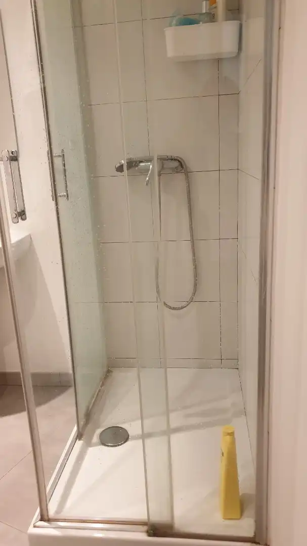 Bathroom of Flat for share in Barcelona  with Heating, Furnished and Oven