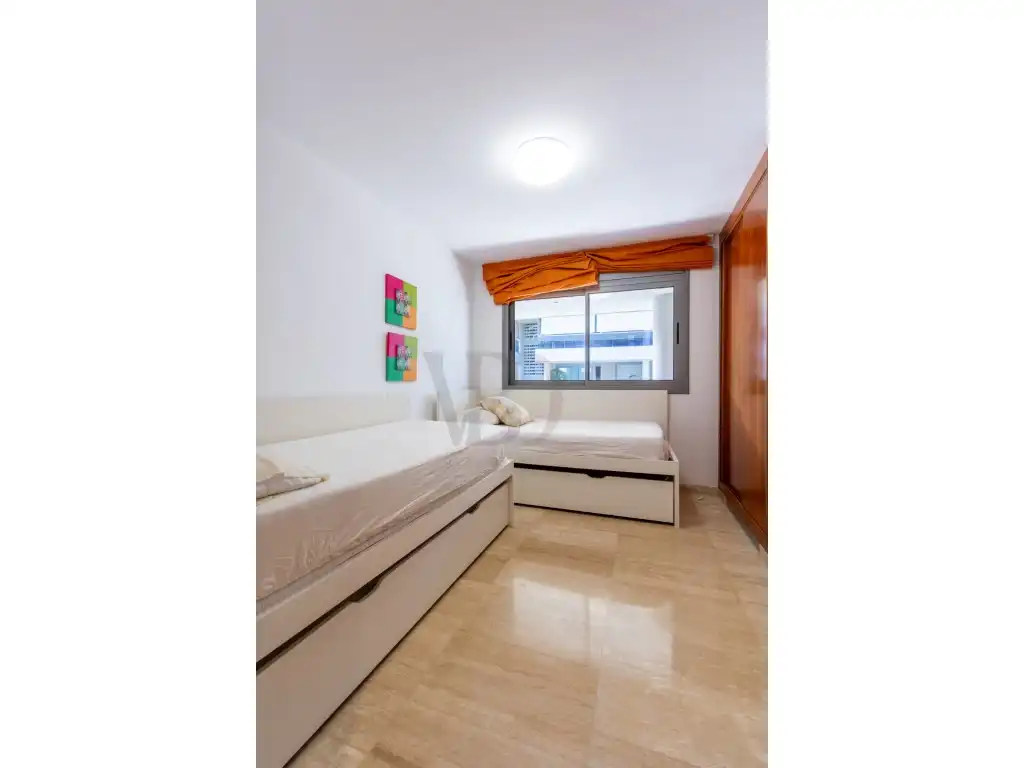 Habitación de Apartamento de alquiler en Eivissa con Aire acondicionado, Terraza y Piscina comunitaria