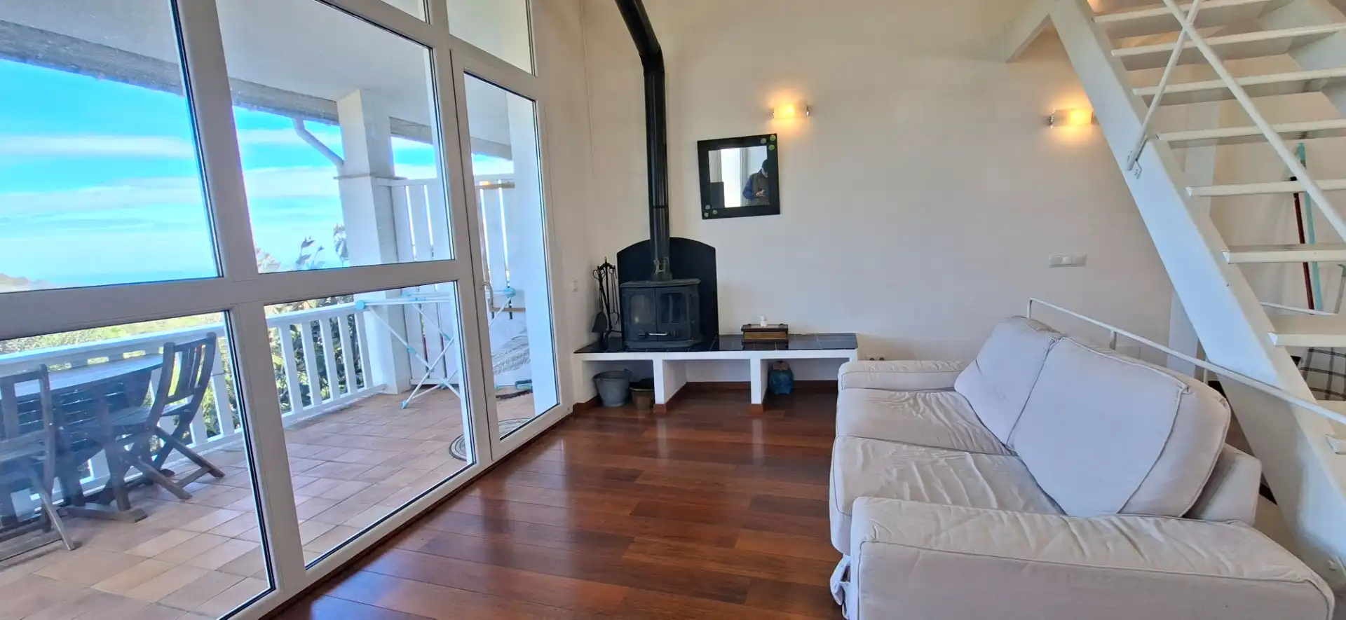 Sala de estar de Casa adosada en venta en Begur con Aire acondicionado, Calefacción y Jardín privado