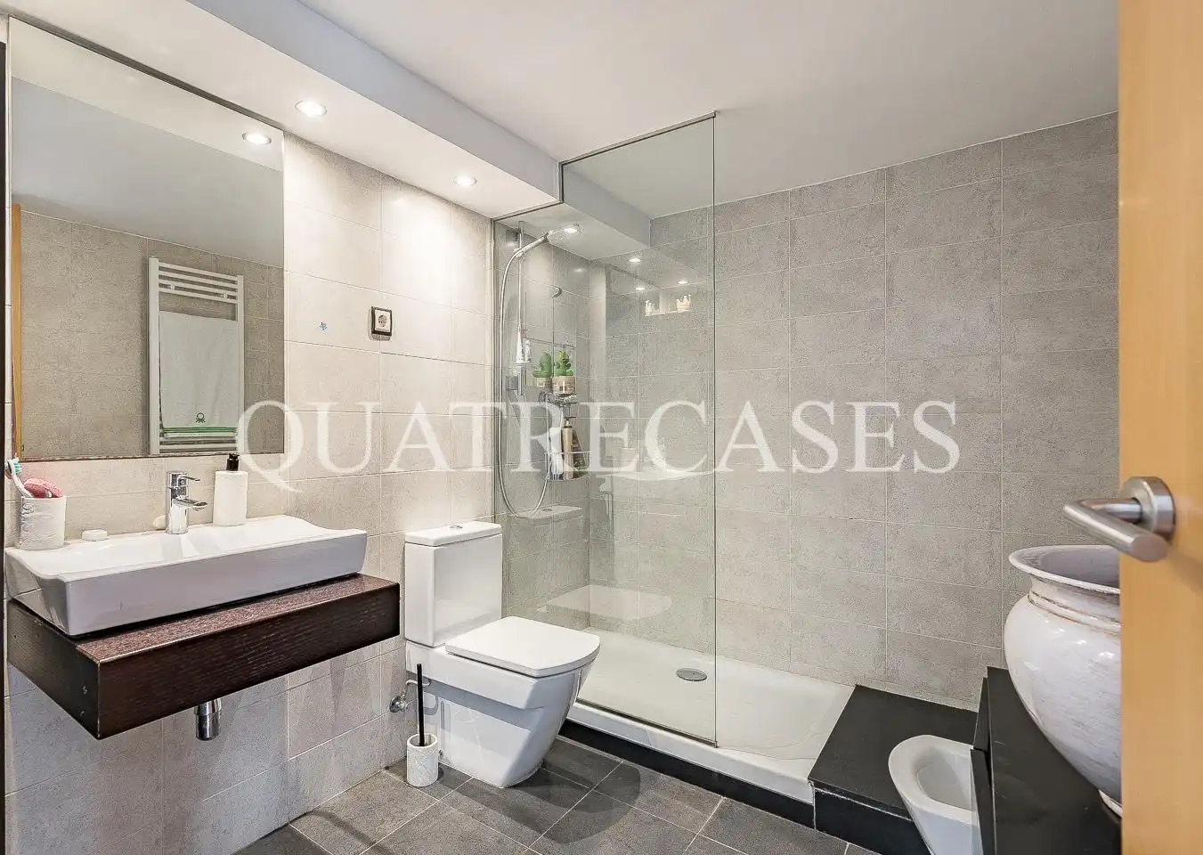 Baño de Piso en venta en Barcelona con Aire acondicionado, Calefacción y Parquet