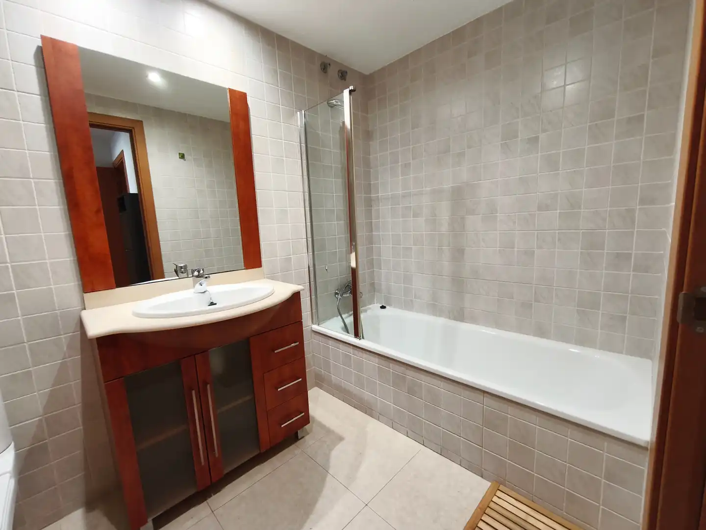 Bathroom of Flat for sale in Salt  with Heating, Private garden and Parquet flooring