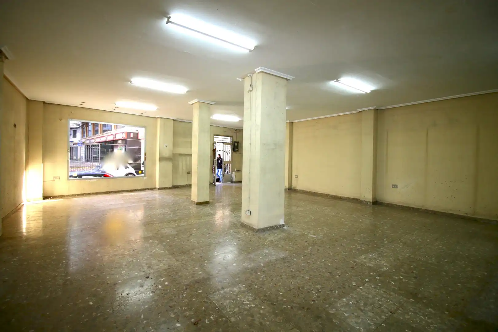 Local comercial de lloguer a Calle Eladia Montesino-Espartero 4, imagen 3