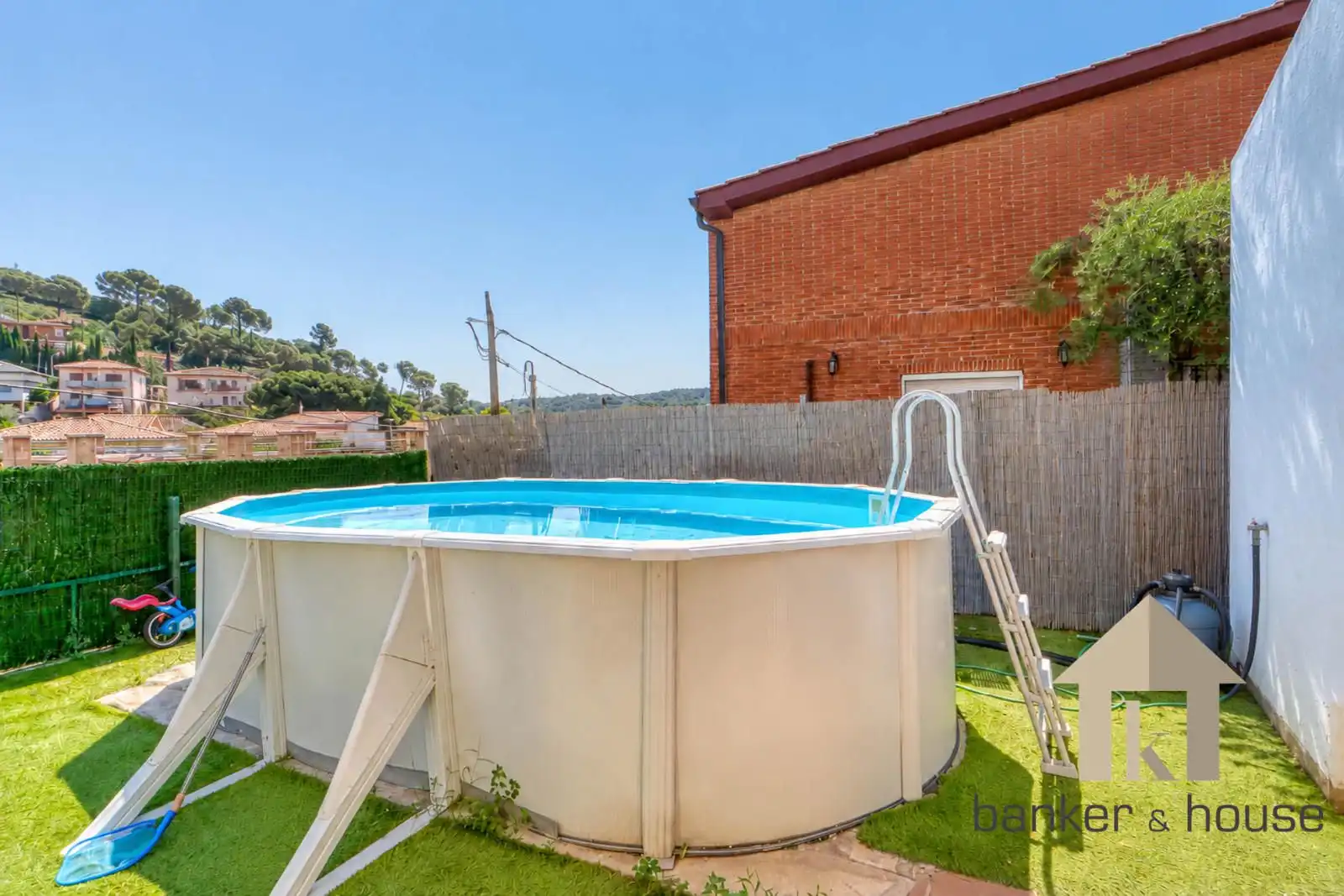 Piscina de Casa adosada en venta en Cerdanyola del Vallès con Aire acondicionado, Jardín privado y Terraza