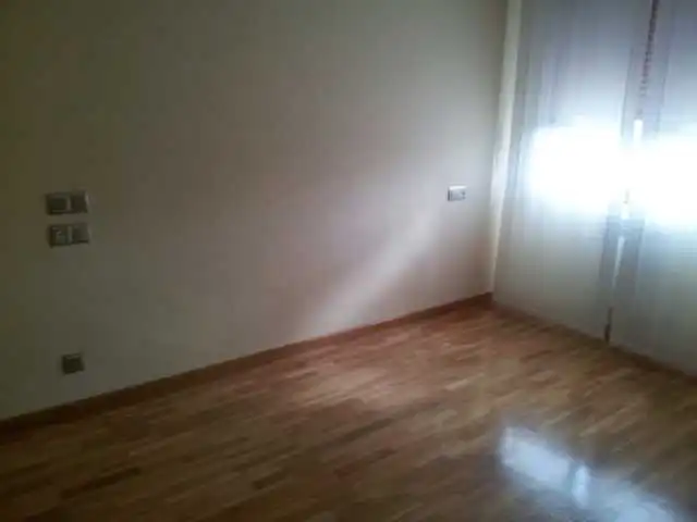 Dormitori de Pis de lloguer en Oviedo  amb Calefacció, Parquet i Traster