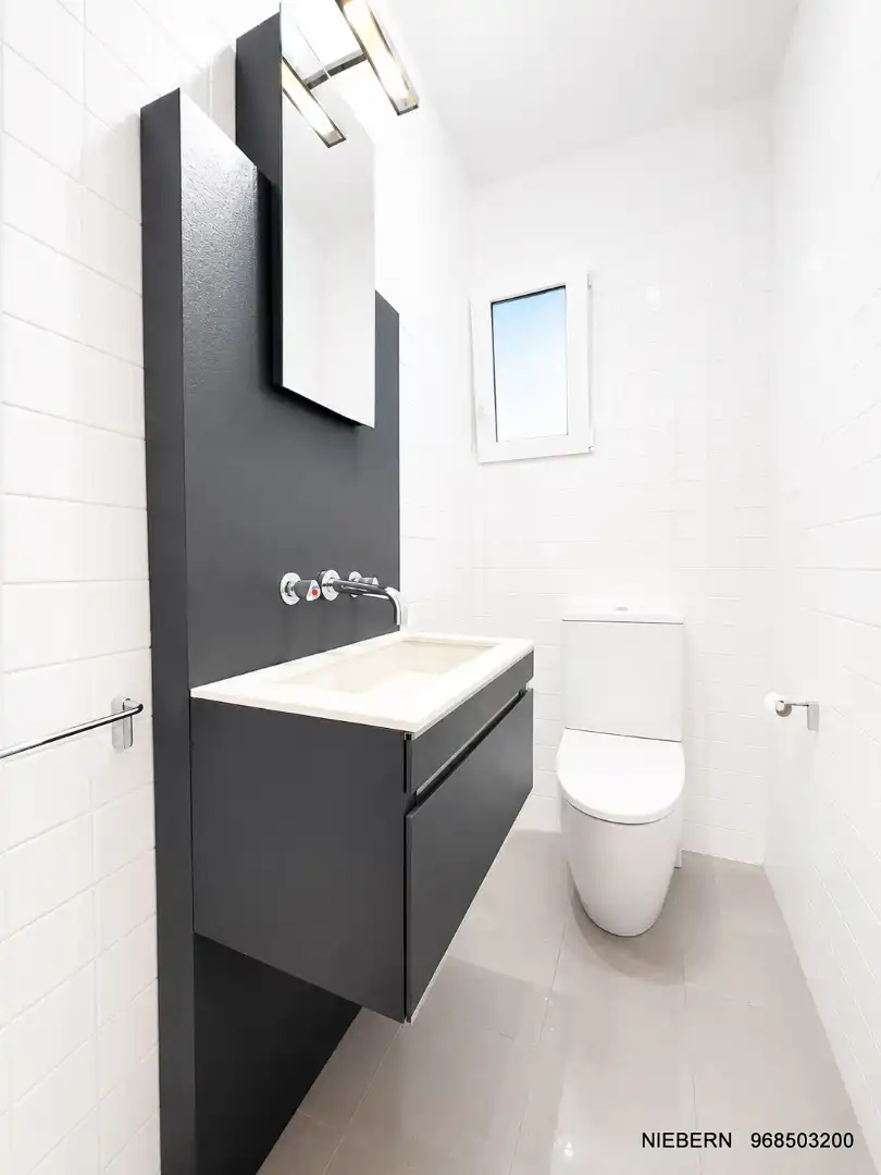 Baño de Piso de alquiler en Cartagena con Aire acondicionado, Parquet y Amueblado
