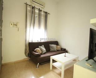 Dormitori de Apartament de lloguer en  Sevilla Capital amb Aire condicionat