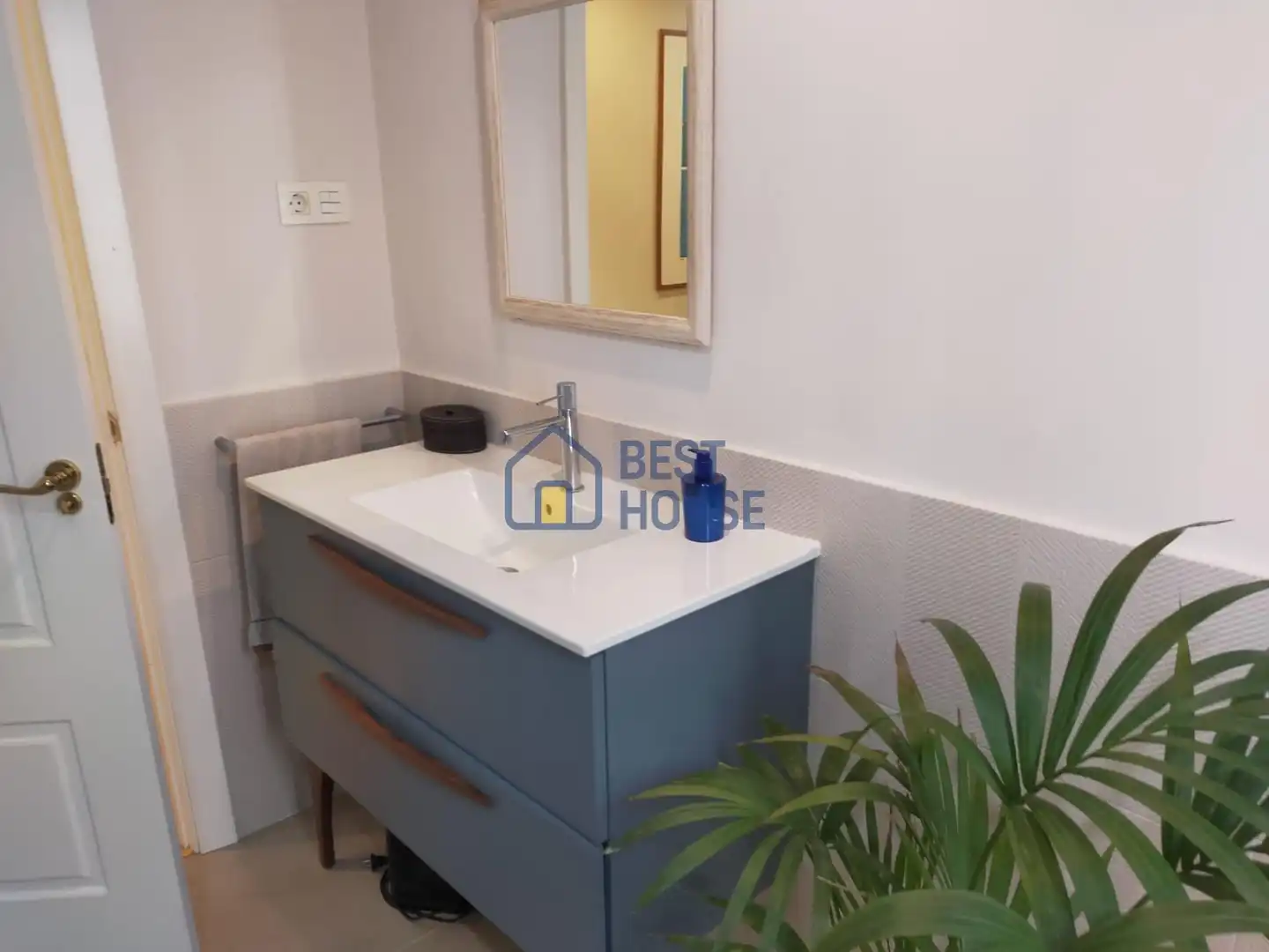 Baño de Piso en venta en León Capital  con Calefacción, Terraza y Trastero