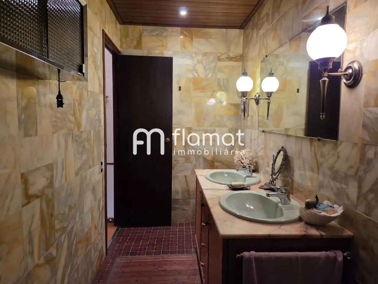 Bathroom of Duplexes for sale in Santa Coloma de Gramenet  with Air Conditioner, Terrace and Balcony