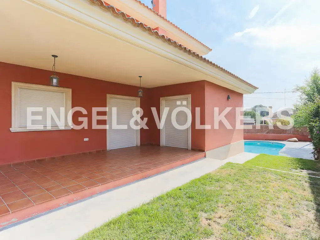 Casa o xalet en venda en Paterna amb Aire condicionat, Calefacció i Jardí privat