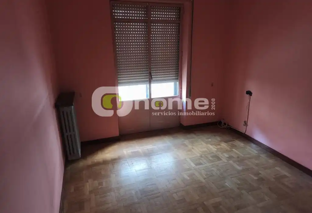 Dormitori de Edifici en venda en Benavente