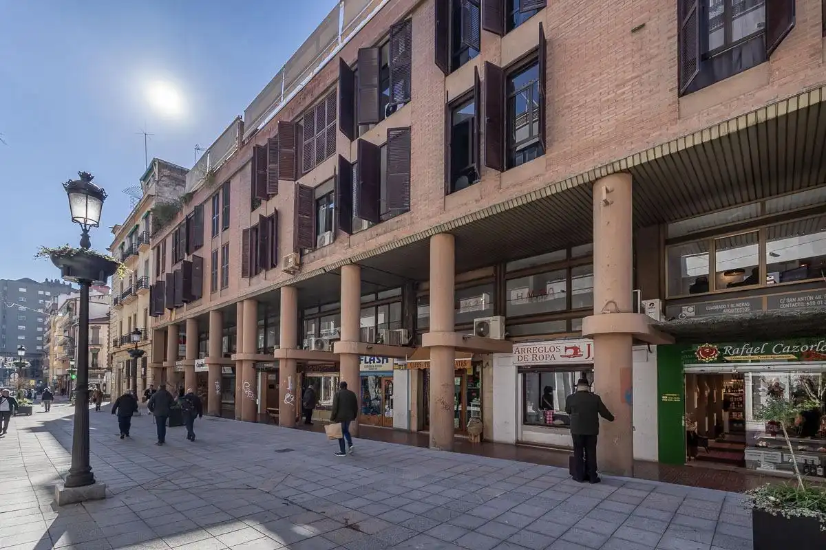 Vista exterior de Piso en venta en Granada con Aire acondicionado, Calefacción y Trastero