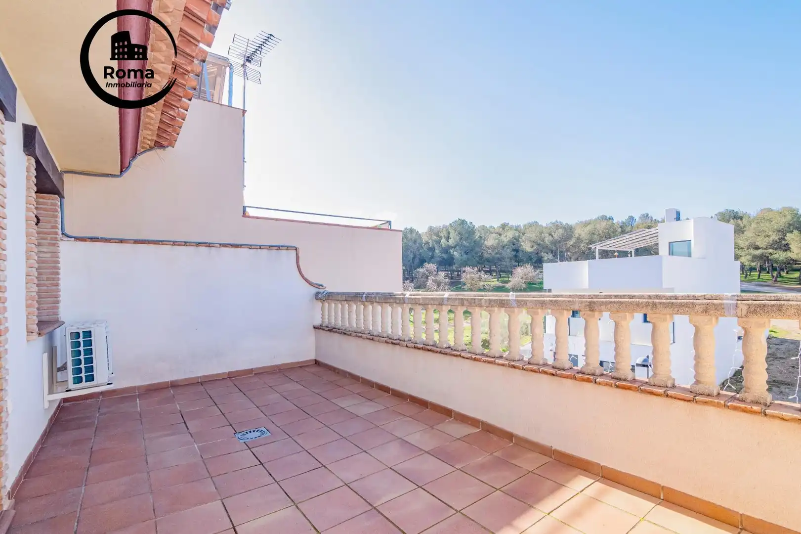 Terraza de Casa adosada en venta en La Zubia con Aire acondicionado, Calefacción y Piscina