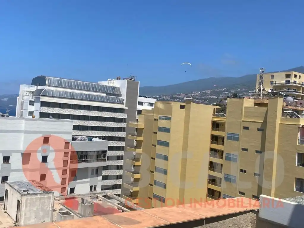 Vista exterior de Àtic en venda en Puerto de la Cruz amb Aire condicionat, Calefacció i Terrassa