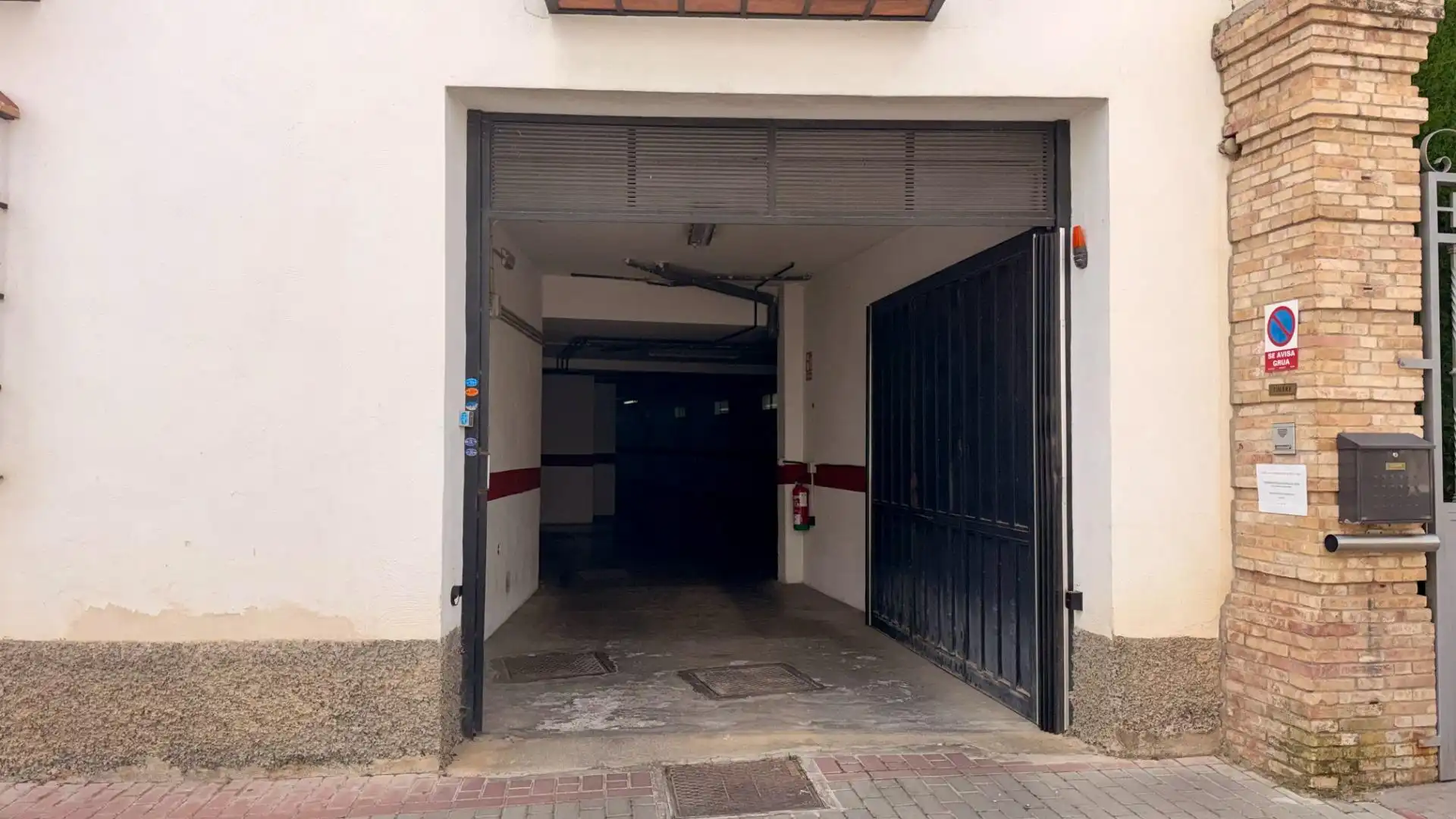 Garage zur Miete in Calle REAL, La Zubia Ciudad