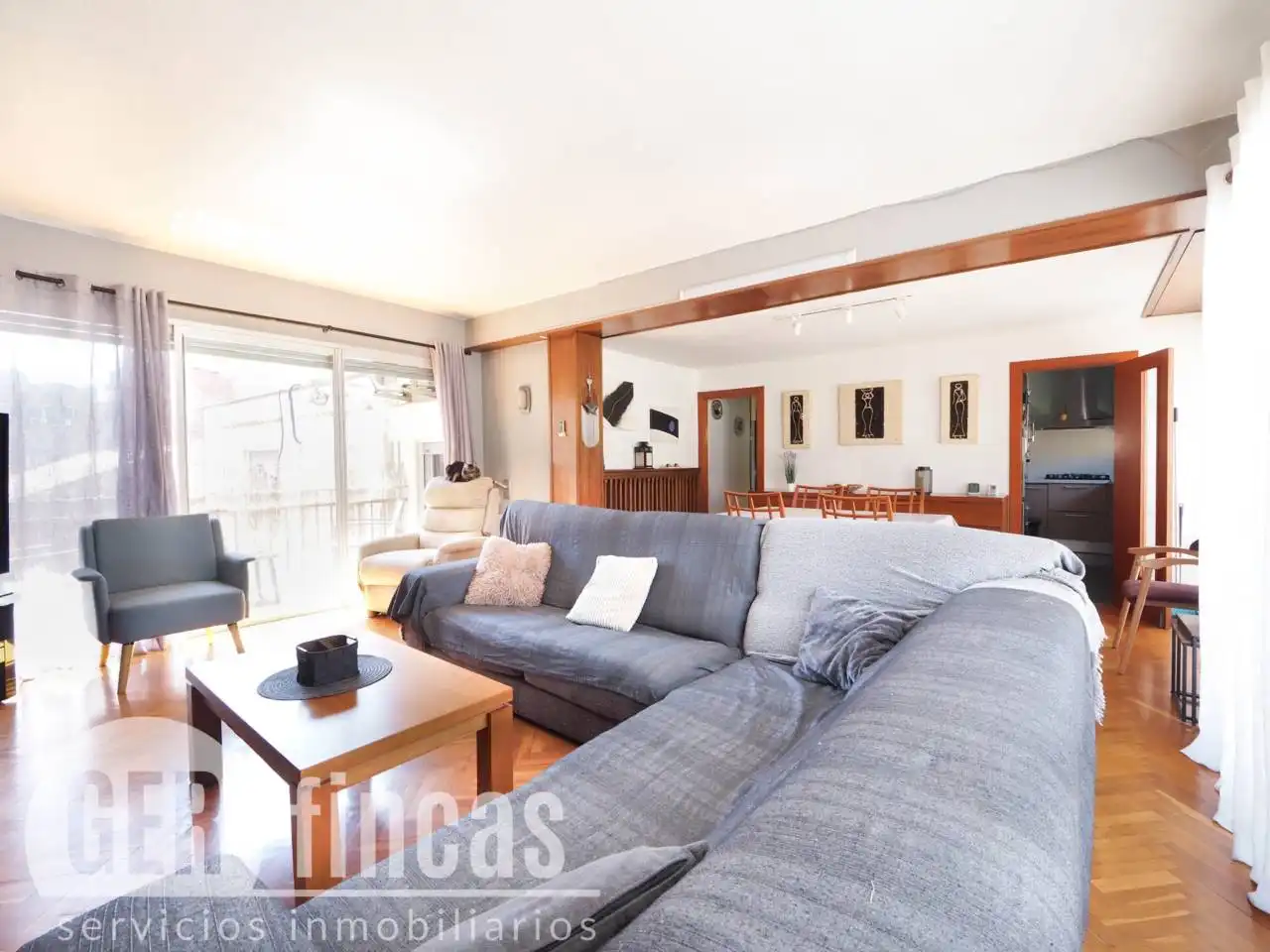 Sala d'estar de Casa o xalet en venda en Terrassa amb Aire condicionat, Calefacció i Parquet