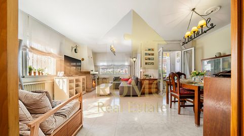 Foto 3 de Casa adosada en venta en Passatge de Montserrat Roig, Santa Perpètua de Mogoda, Barcelona
