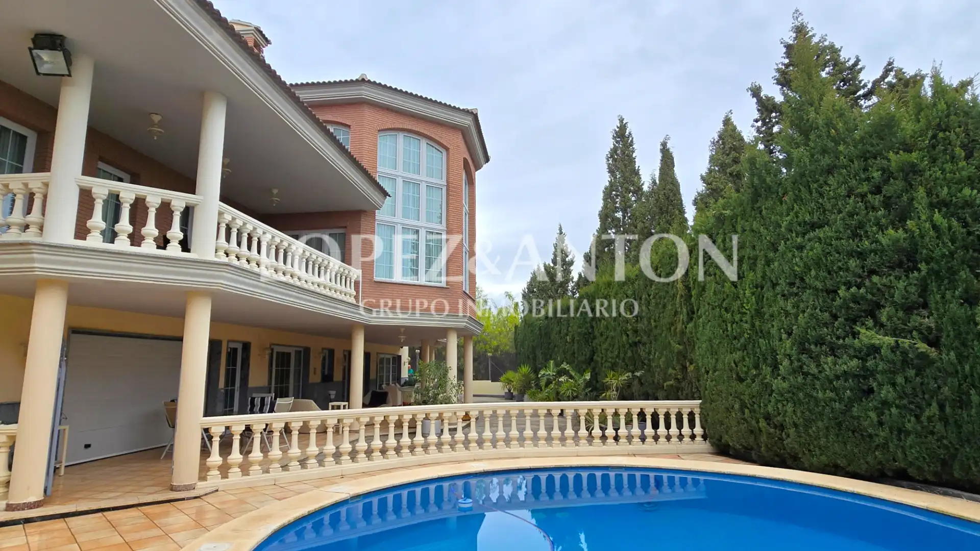 Vista exterior de Casa o chalet en venta en Benaguasil con Aire acondicionado, Jardín privado y Parquet