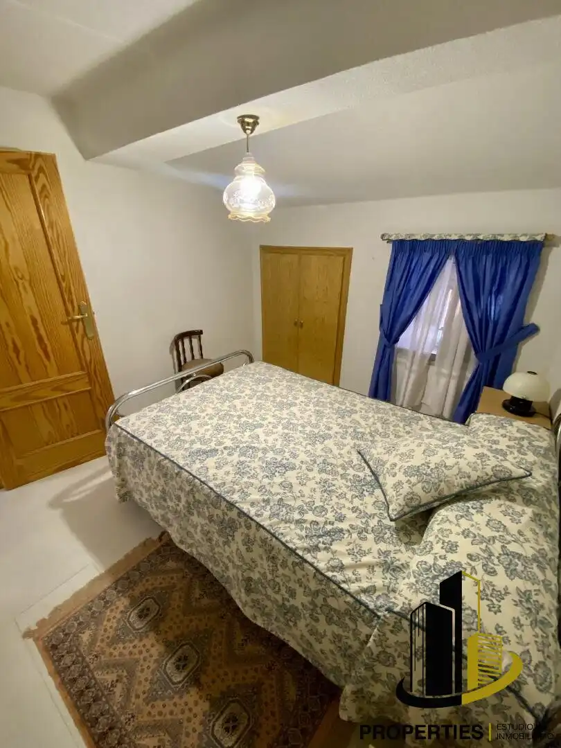Bedroom of Houses for sale in La Tala