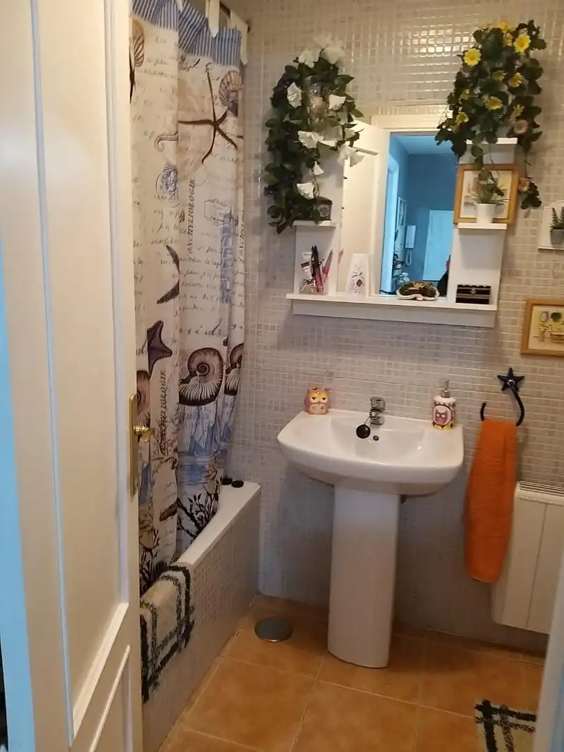 Bathroom of Flat for sale in Villa del Prado  with Heating and Storage room