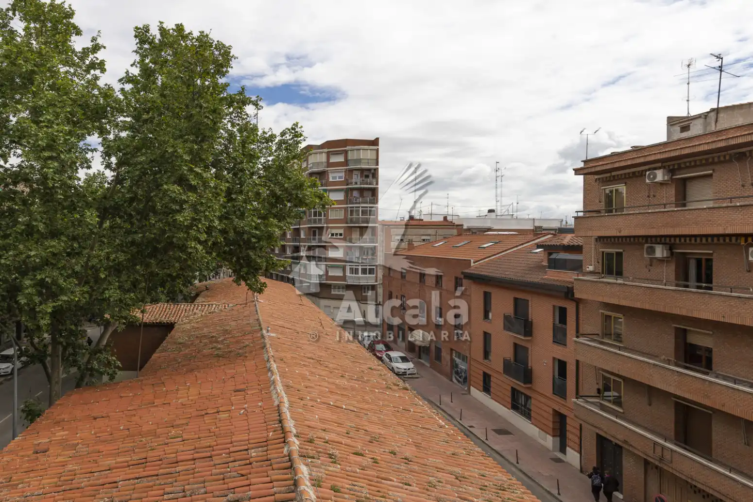 Vista exterior de Pis en venda en Alcalá de Henares amb Aire condicionat, Calefacció i Terrassa