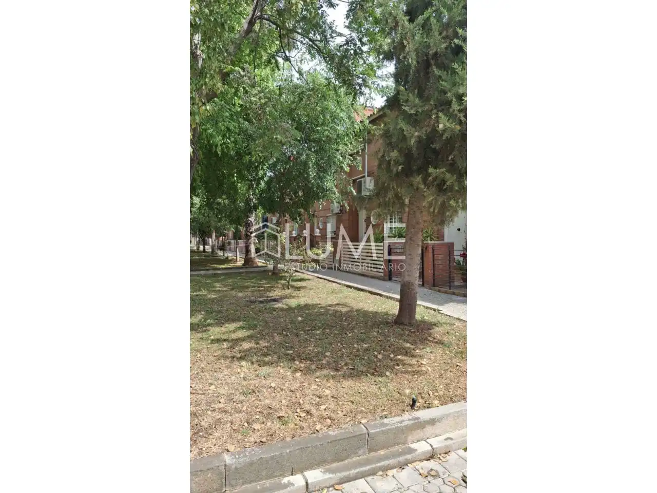 Adossat en venda a Avenida Ciencias