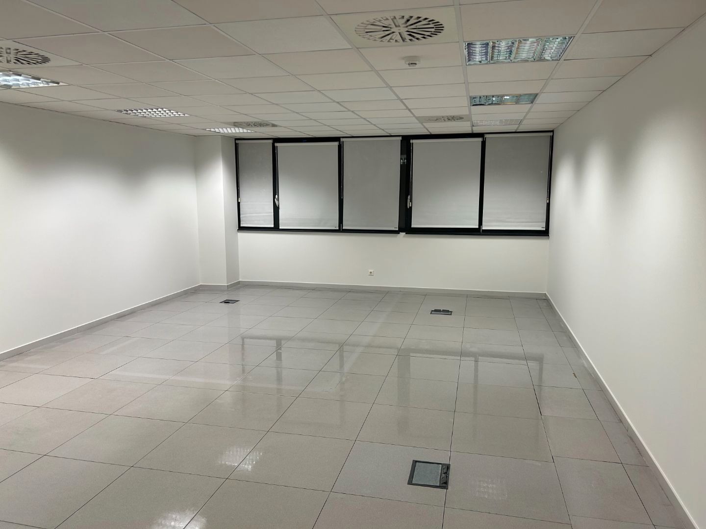 Oficina de lloguer en Orkoien amb Aire condicionat i Alarma