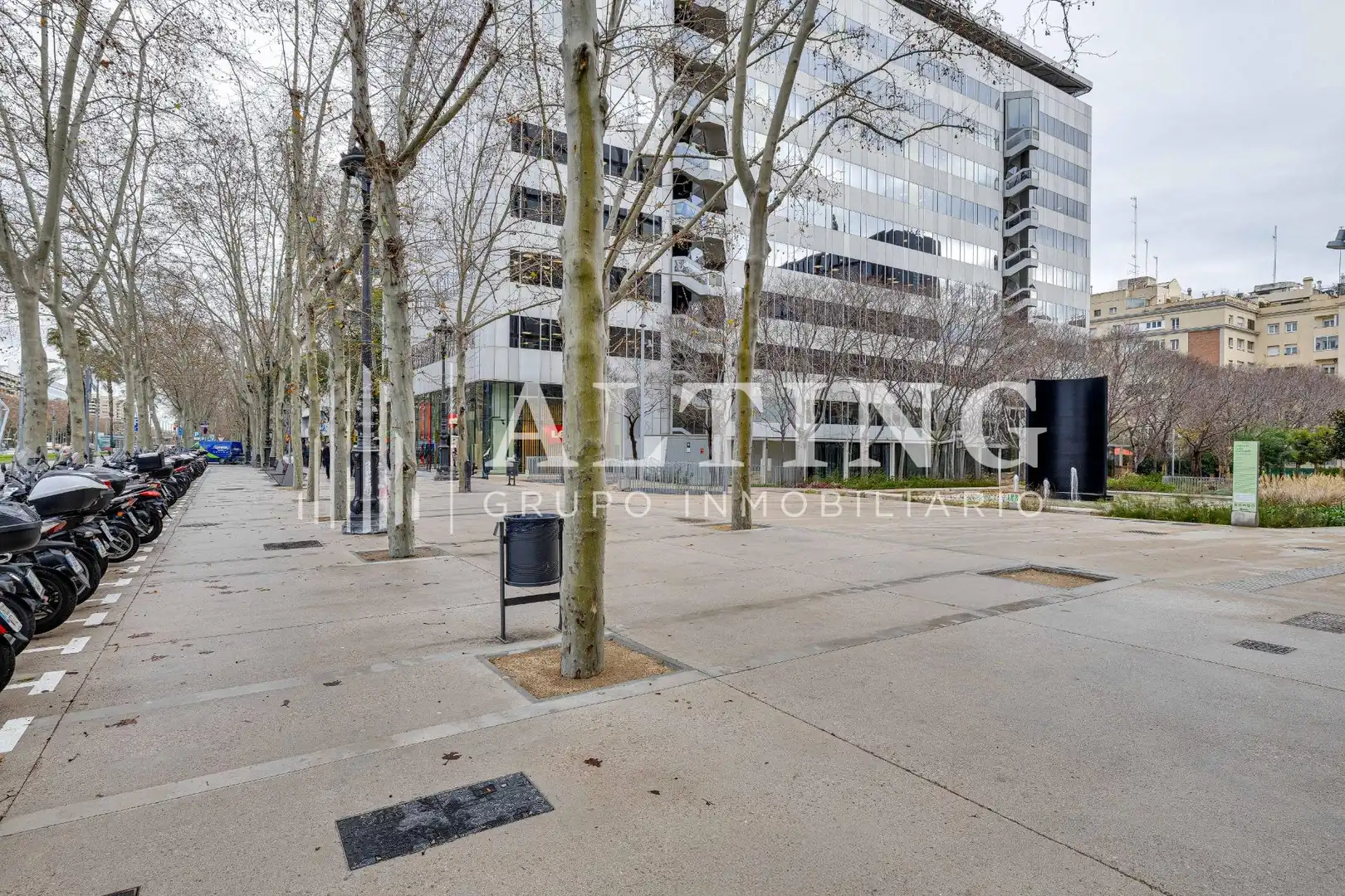 Vista exterior de Garatge en venda en Barcelona