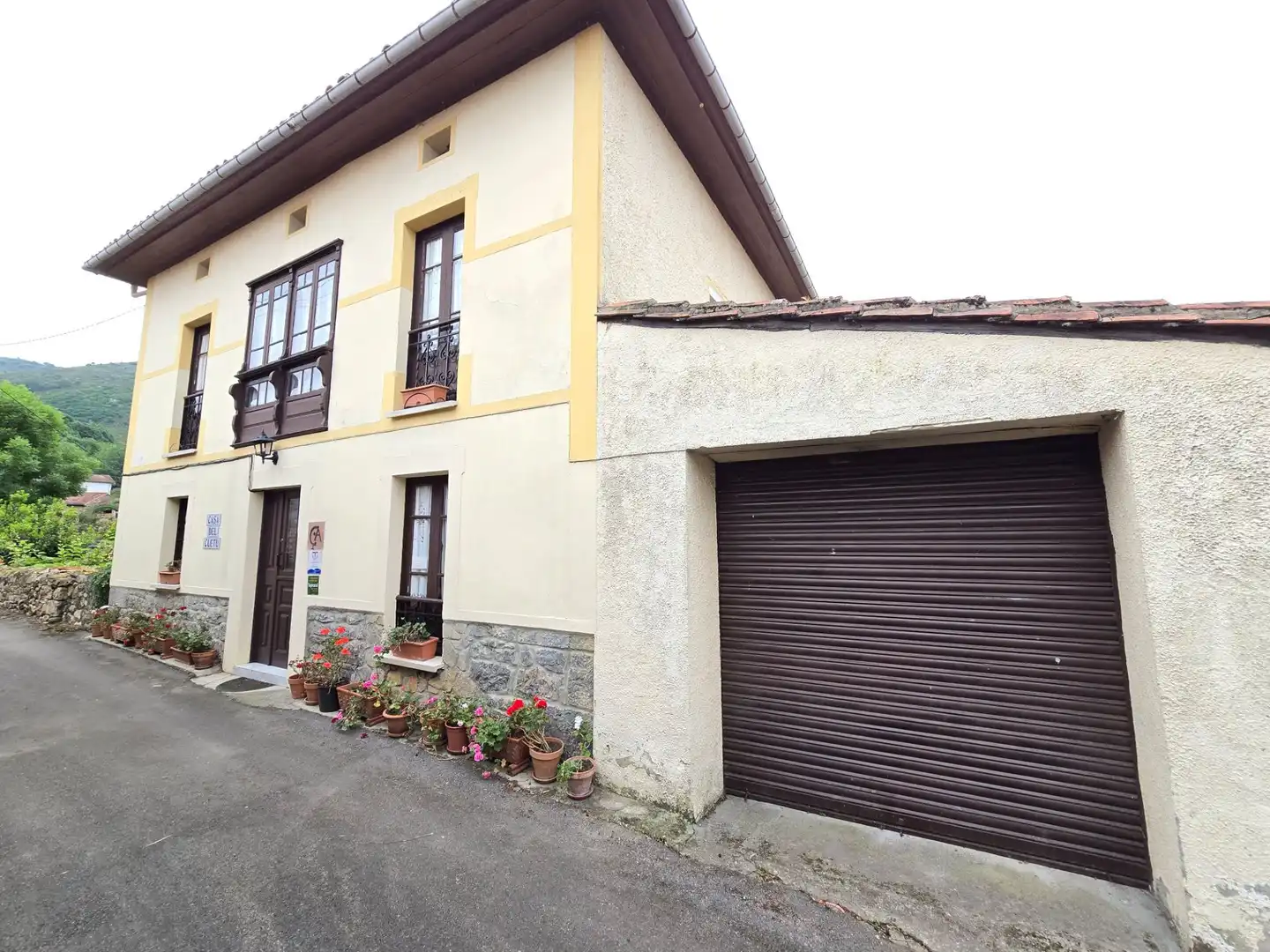 Vista exterior de Casa o xalet en venda en Llanes amb Calefacció, Terrassa i Traster