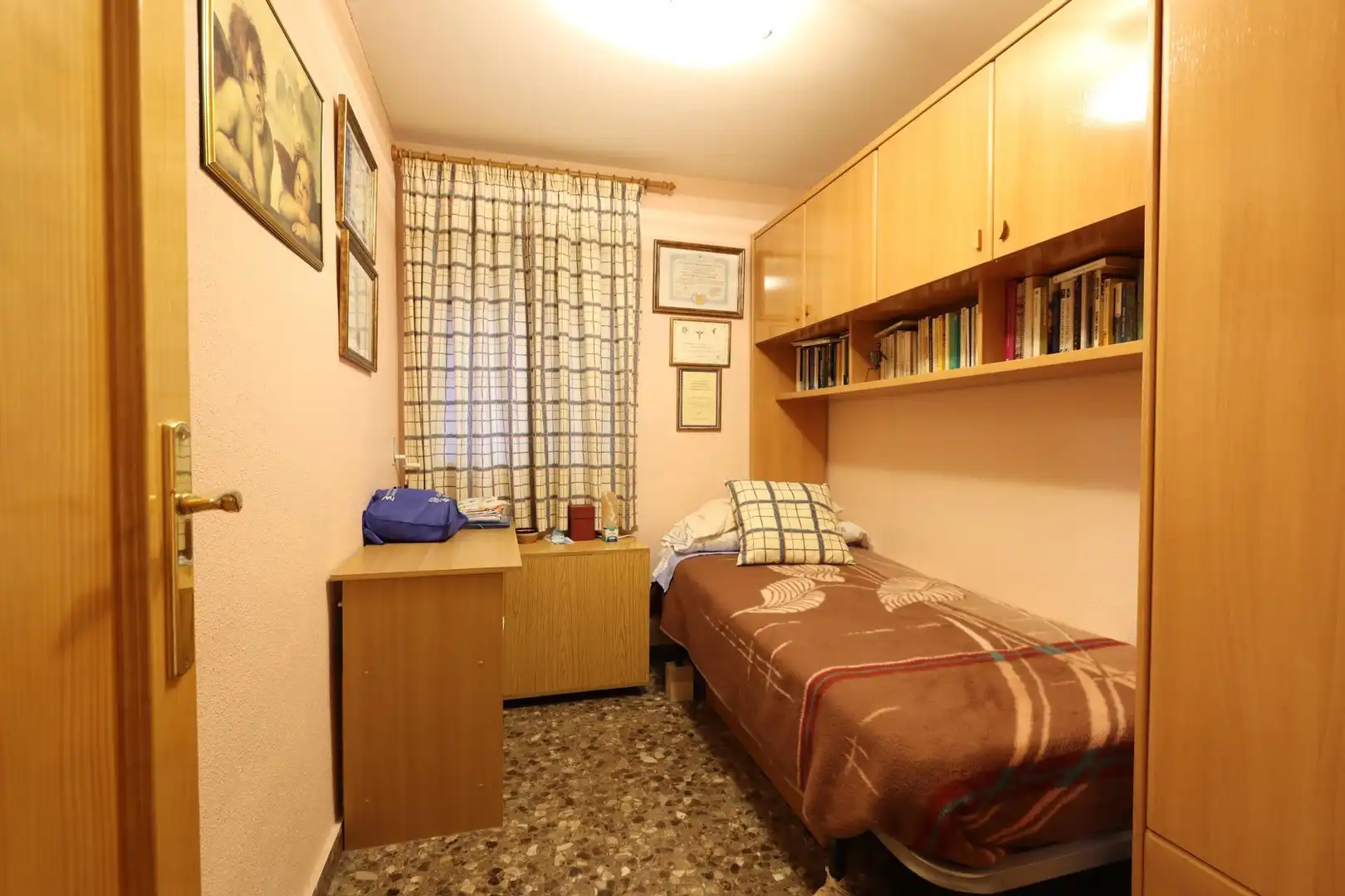 Bedroom of Flat for rent in La Pobla de Vallbona  with Furnished and Balcony